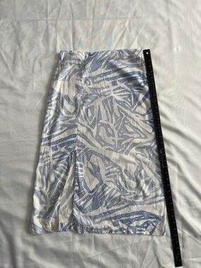H&M Line White and Light Blue Abstract Print Skirt Size 8
